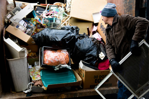 Best Garage Cleanout  in Central Islip, NY